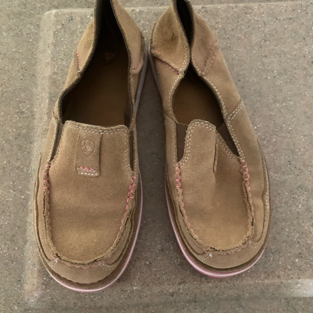 Ariat crusiers